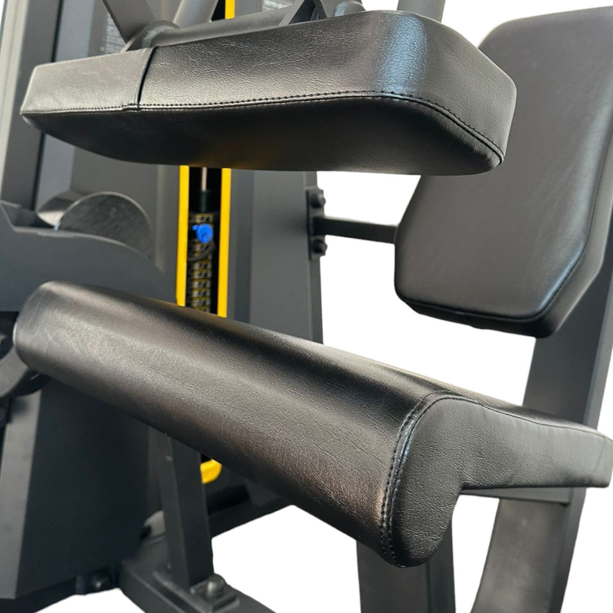 Cadeira Flexora Seated Leg Curl 130 kg Linha Hard Arzur