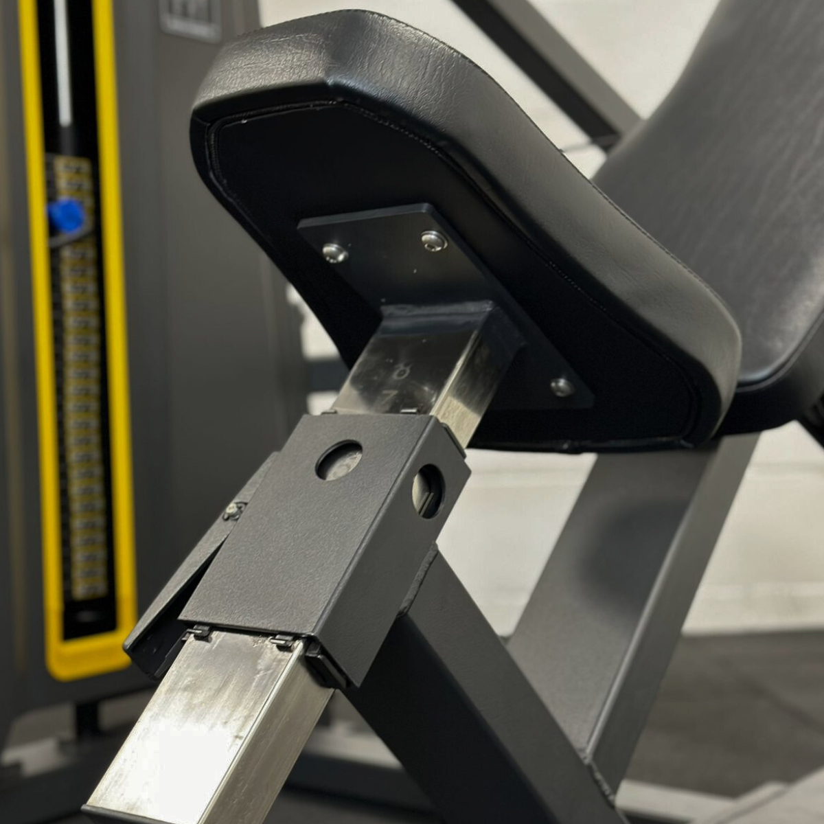 Máquina Desenvolvimento Ombro 130 kg Linha Hard