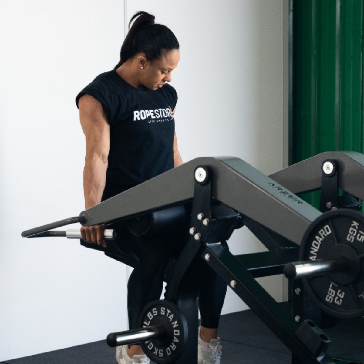 Máquina Triceps Articulada Linha Hamer