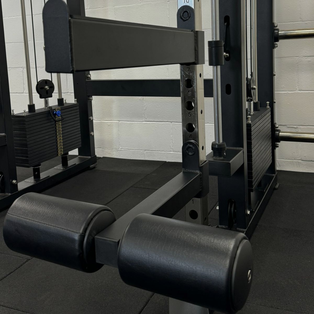 Rack Multifuncional com Smith 80 kg de Carga Linha Hard